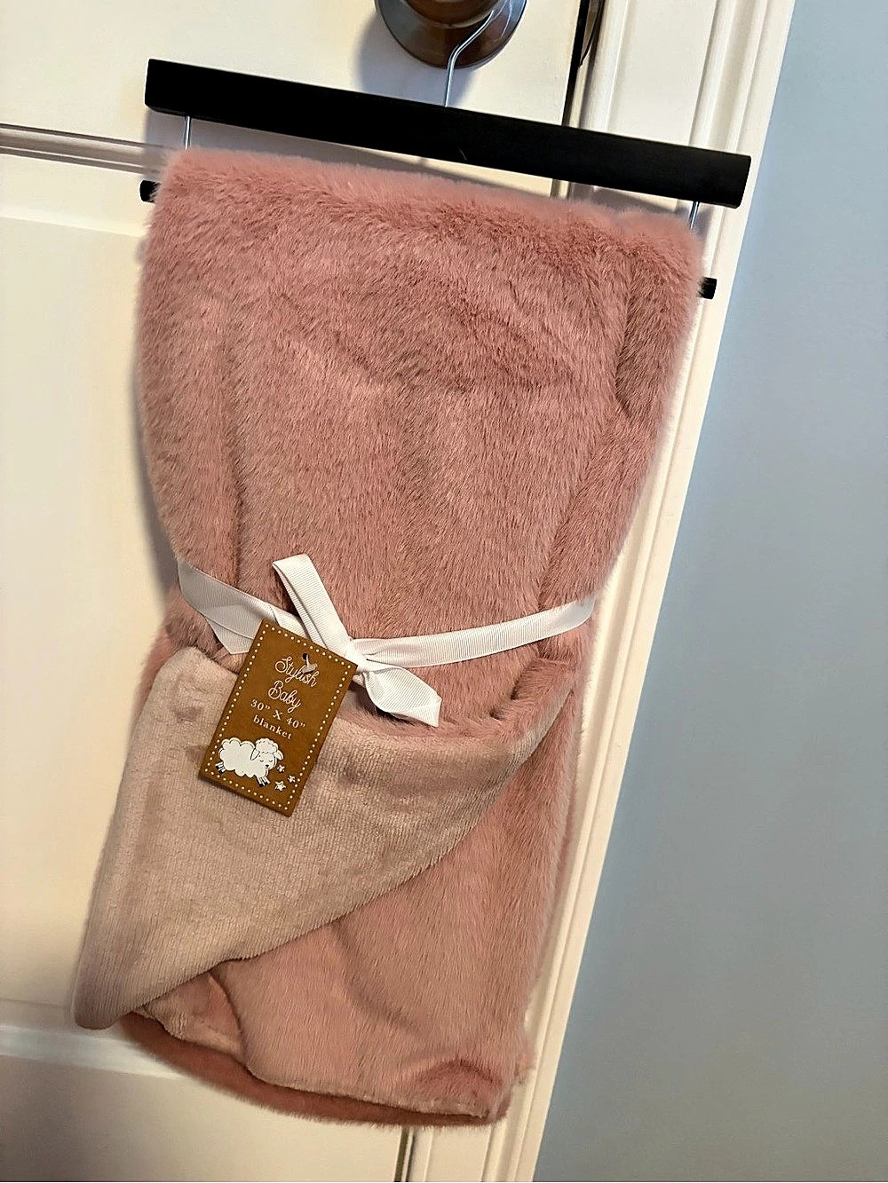 Stylish Baby Faux Fur Baby Blanket 30" x 40" Plush Baby Blanket in Pink NWT